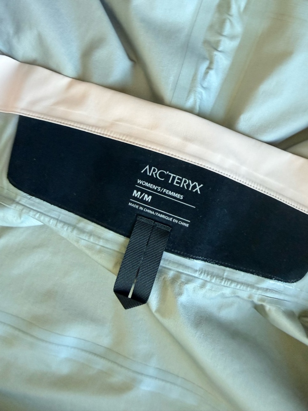 Arc'teryx Women’s BETA AR JACKET pro-level protective hardshell Size M - Picture 11 of 17